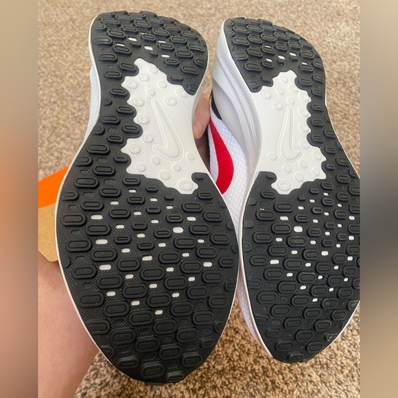 Nike Men's Revolution 7 Road Running Shoes. - Picture 5 of 5